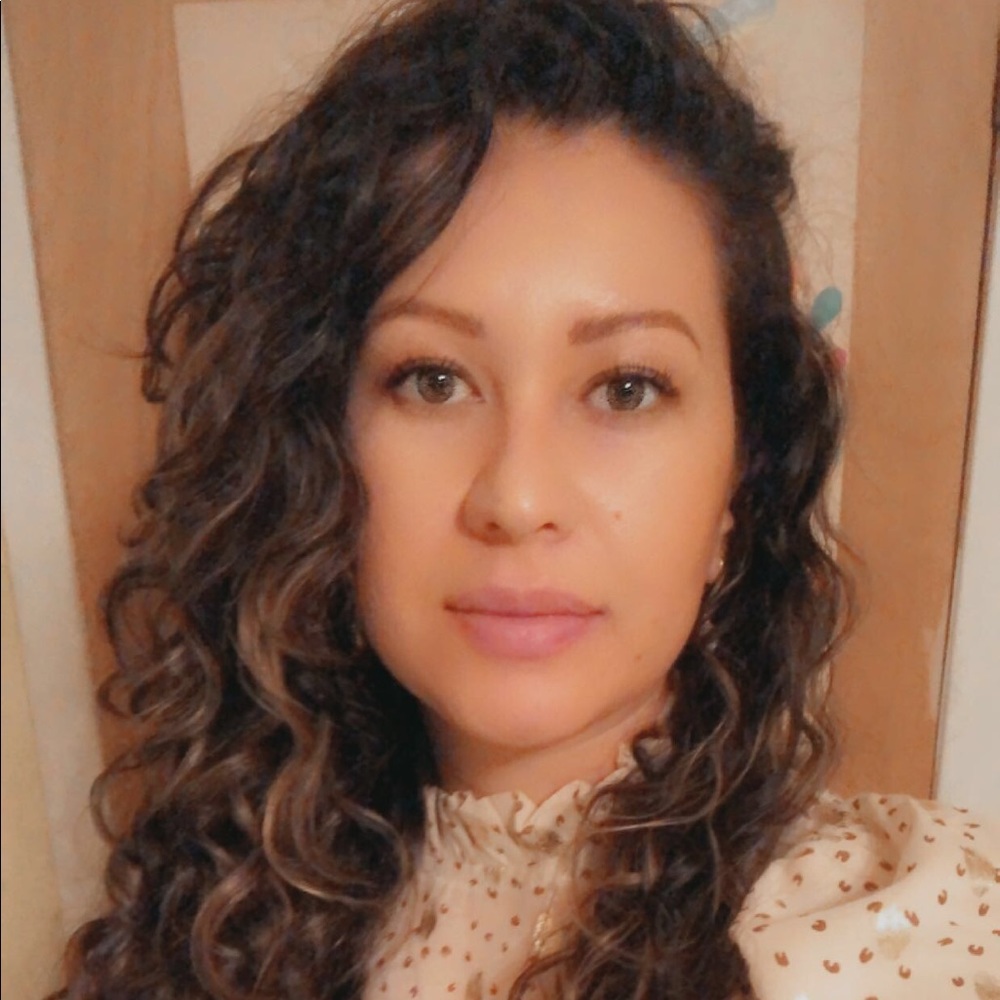 Meet your Posher, Maira